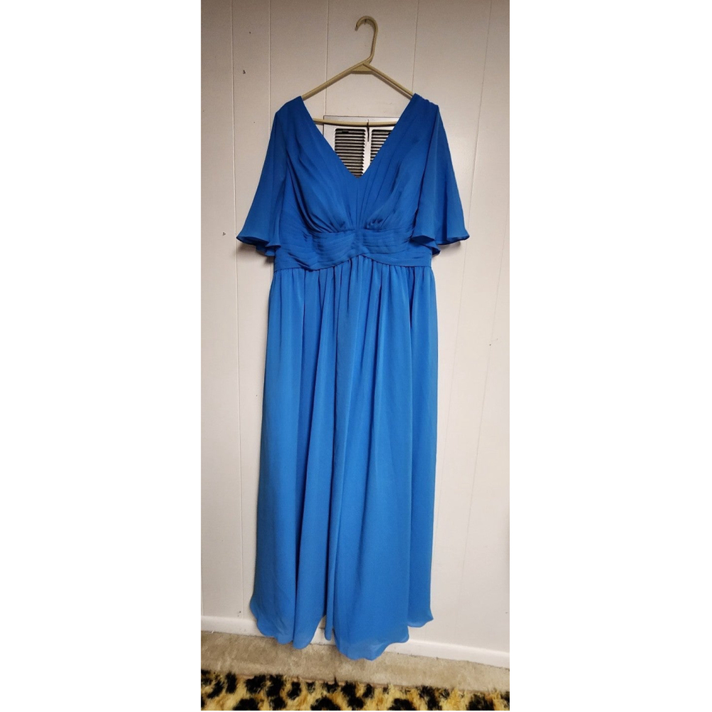 NWT Lavetir blue gown